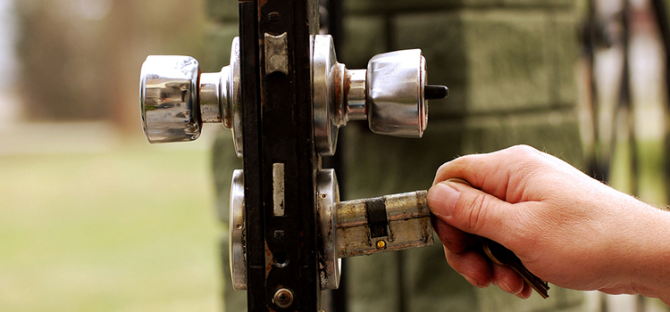 front door latch repair Hilmar-Irwin
