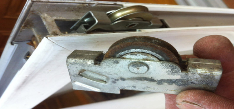 screen door roller repair in Hilmar-Irwin